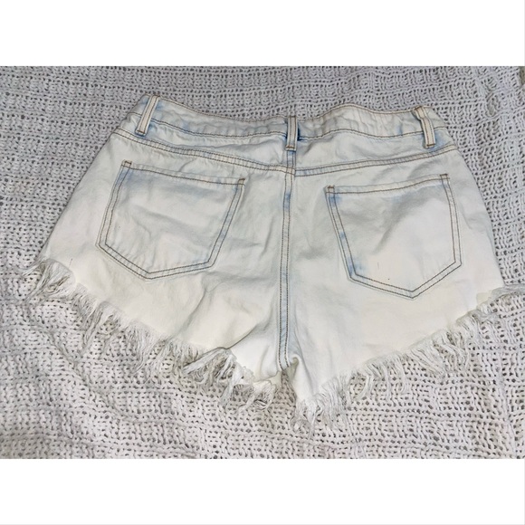 Cute mid rise shorts - Picture 2 of 2